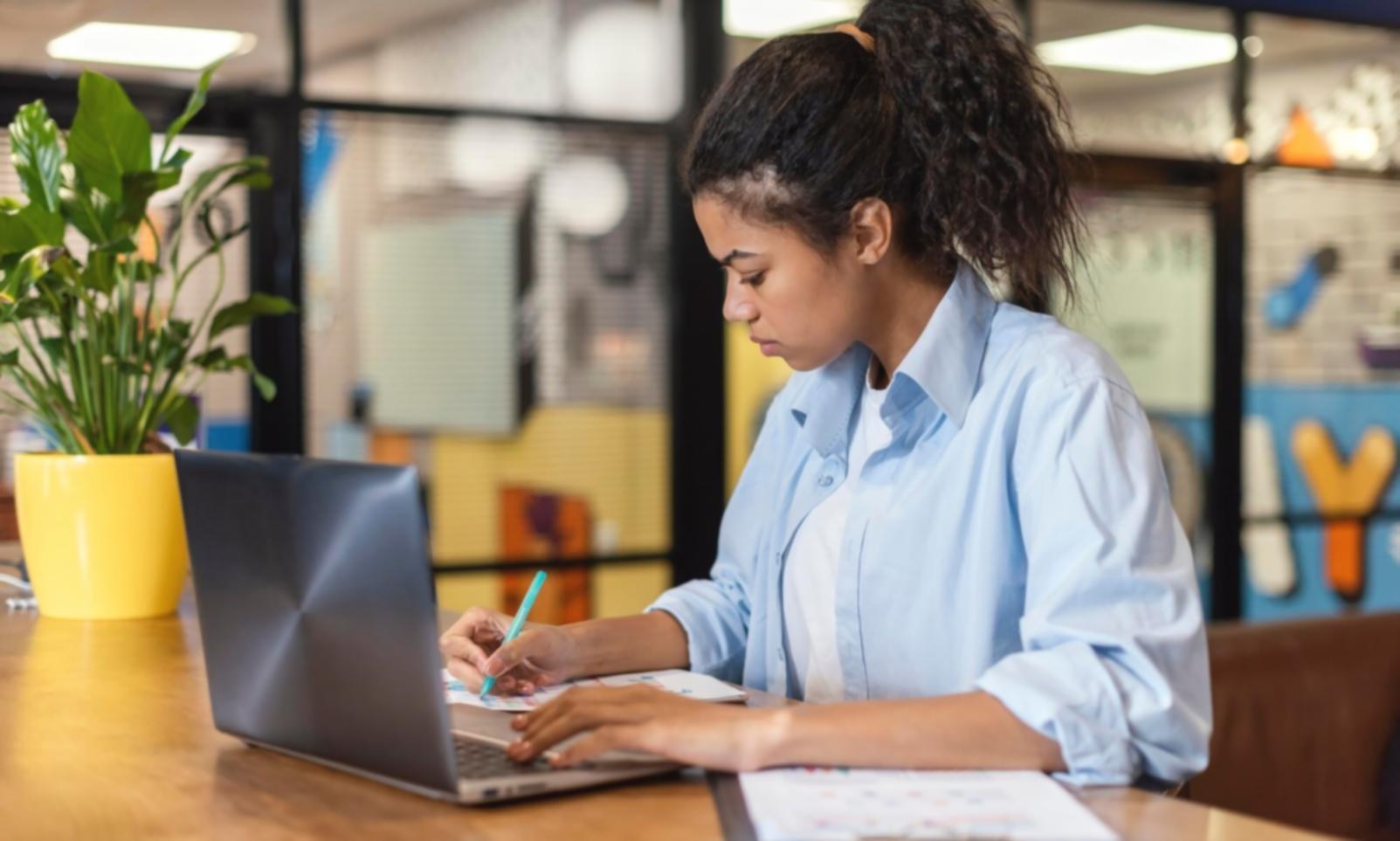 Professional learning environment with modern technology and collaborative workspace